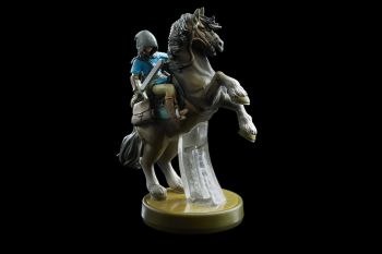 images/products/amiibo_tloz_botw_rider/__gallery/amiibo_Zelda_E32016_image02-4_Link(Rider).jpg